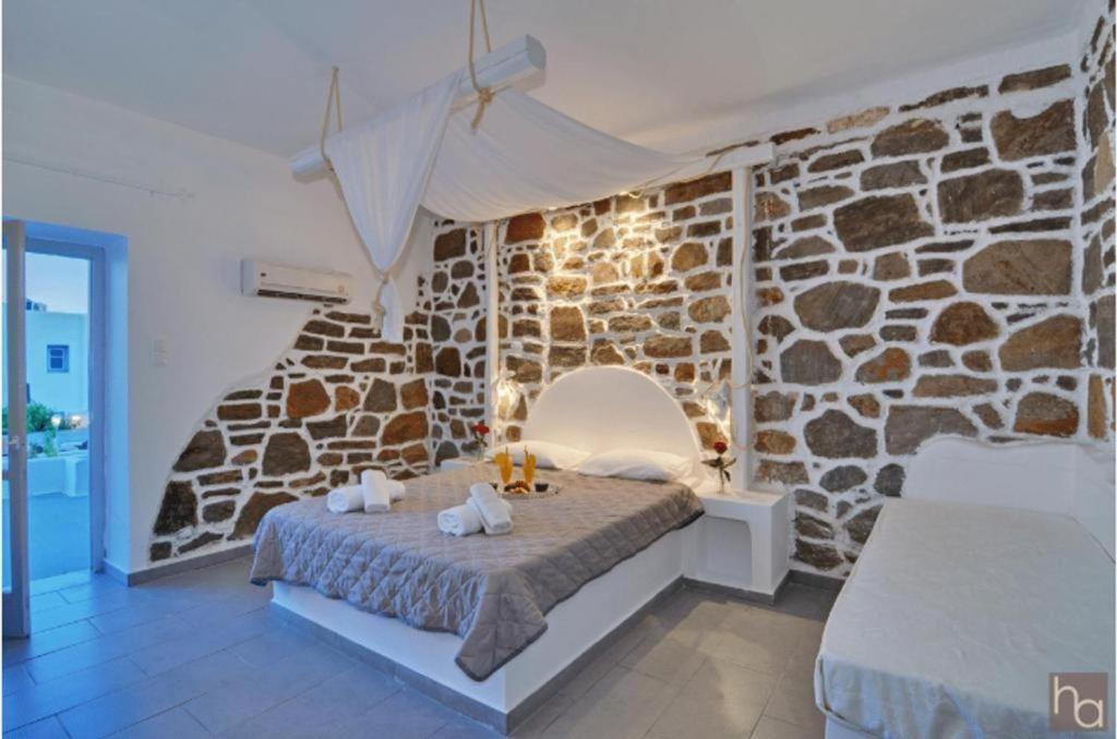 Adamas Hotel Exterior photo